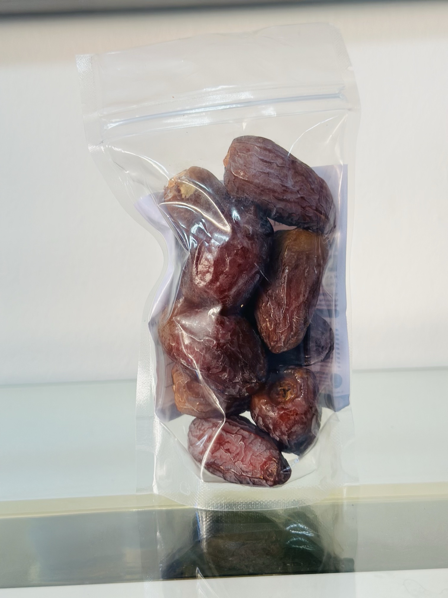 Medjool dates. (150)